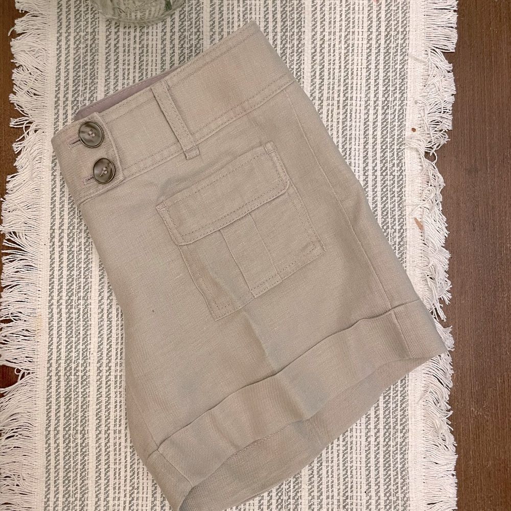 Limited Linen Shorts